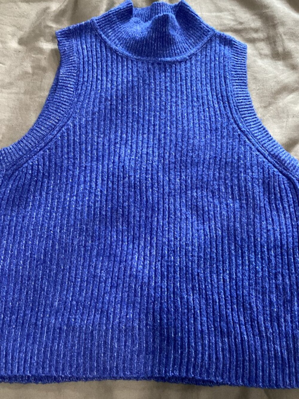 Jessica Simpson Ribbed Mockneck Sleeveless Sweater – Large